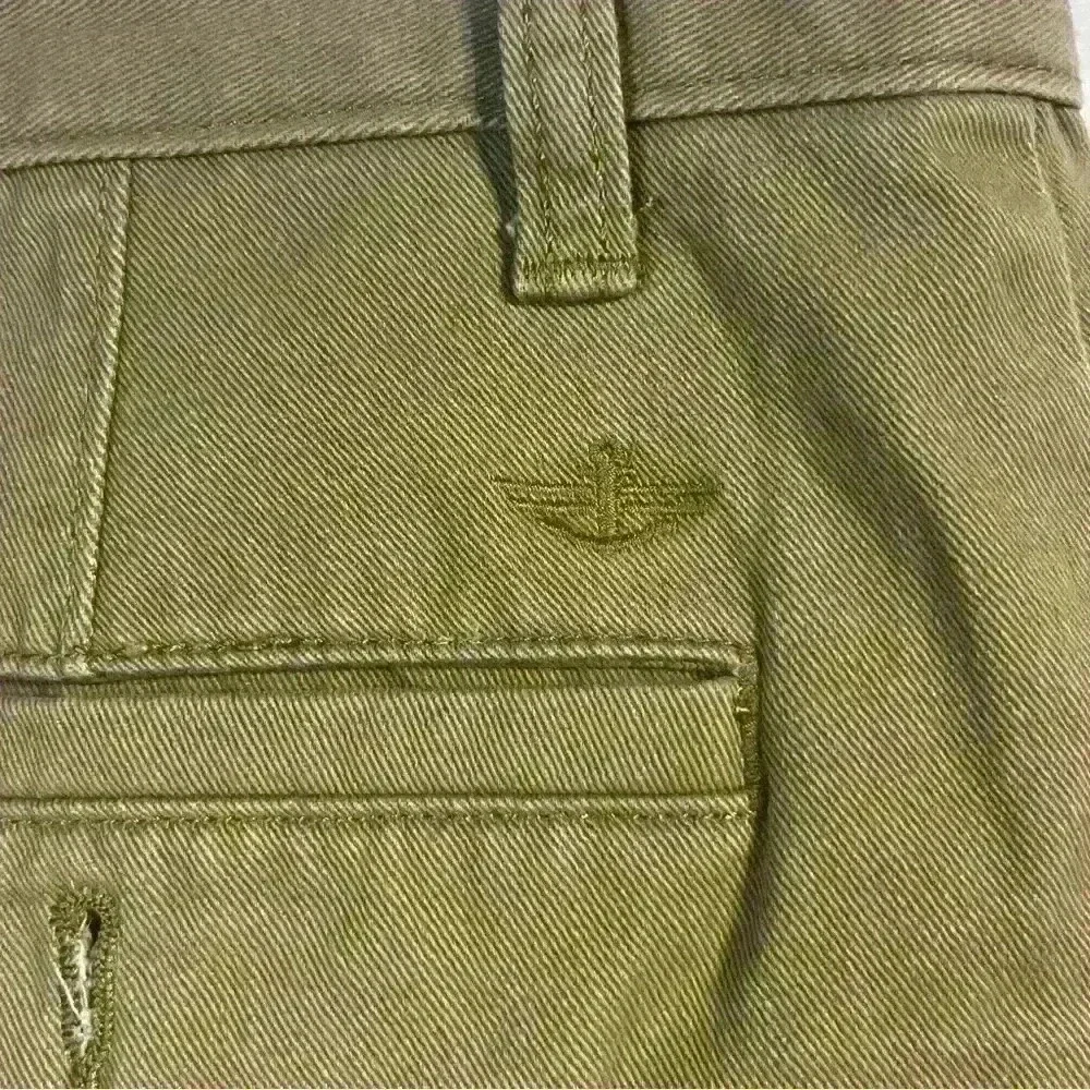 Dockers khaki shorts size 34